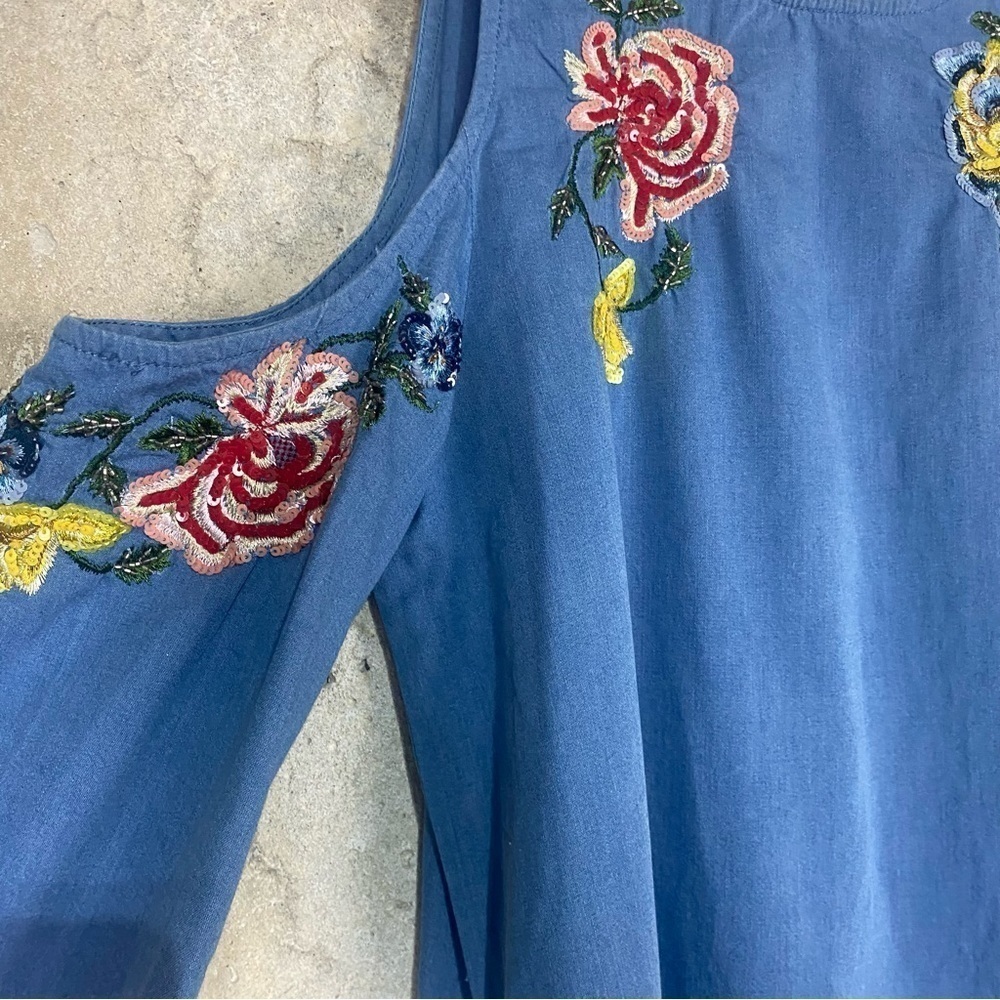 Zara blue chambray floral embroidered boho cold shoulder shift dress medium - Picture 2 of 9